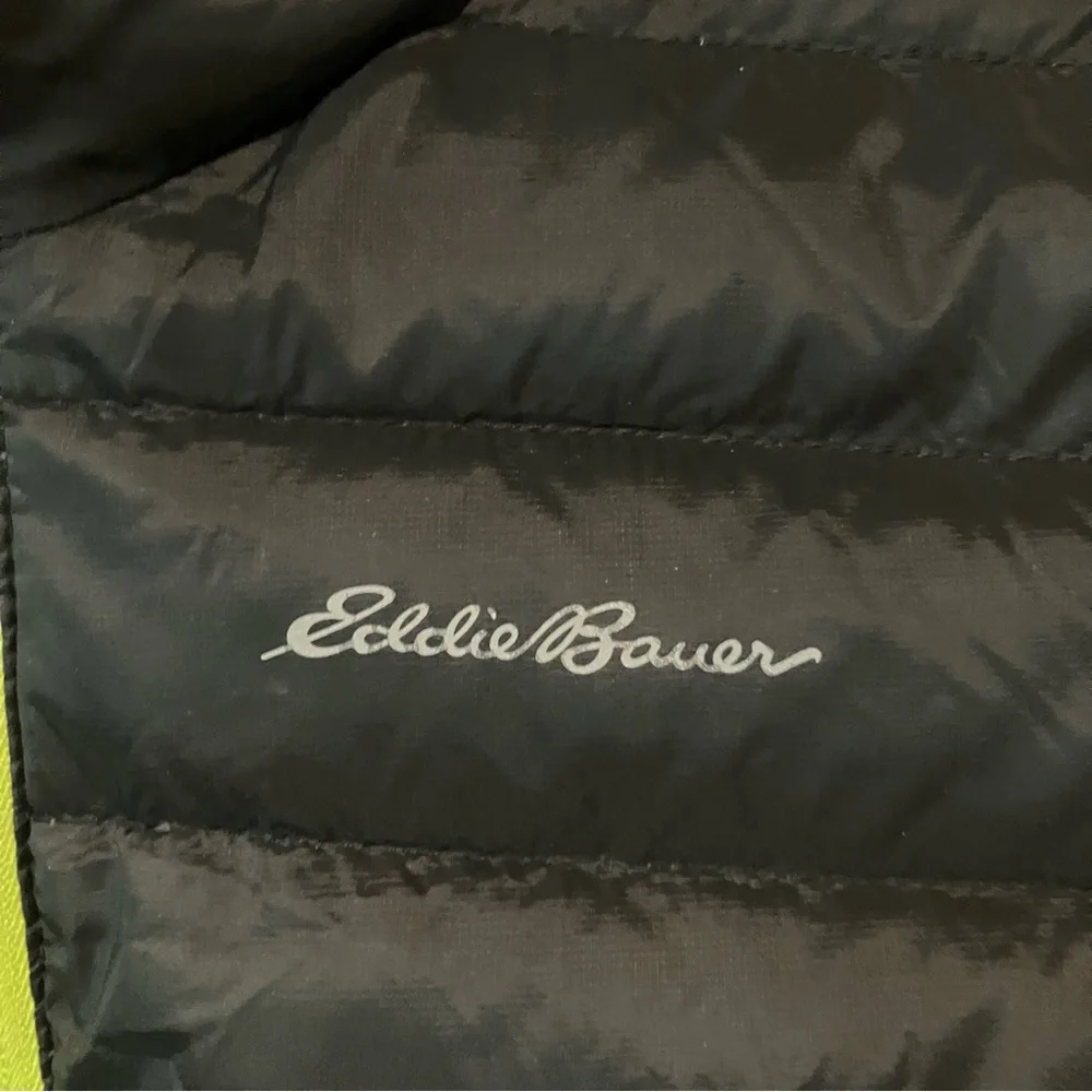 EDDIE BAUER Boy's Black Green Reversible Down Hooded Puffer Coat Size Small 7/8 - Picture 6 of 15